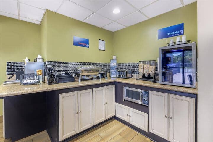 Breakfast area
